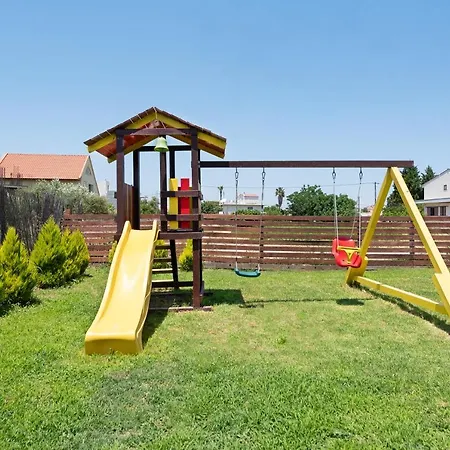 Christina Dream Village Aparthotel 4*